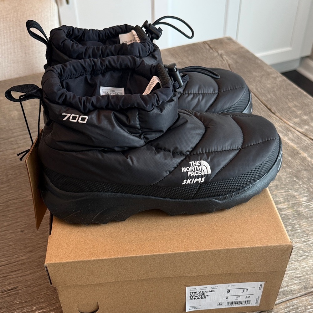 The North Face x SKIMS Down Booties – Black (SOLD OUT) SZ: M 9 / W 11